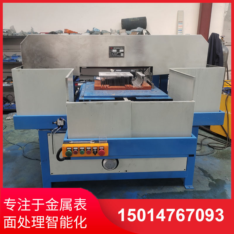 鋁材直(zhi)紋(wen)拉(la)絲機生(sheng)産供應